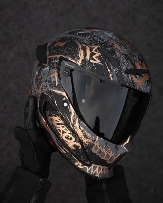 Ruroc - The ATLAS 4.0 Street King | Facebook Black And Gold Motorcycle Helmet, Black Gold Motorcycle, Motorcycle Helmet Design Art, Painted Motorcycle Helmets, Motorcycle Helmets For Women, Custom Bike Helmets, Street Bike Helmets, Custom Helmet Paint, Race Helmet