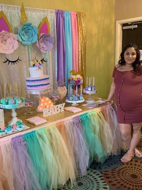 Unicorn Shower Ideas, Unicorn Theme Baby Shower Ideas, Unicorn Decorations Party, Unicorn Baby Shower Ideas, Unicorn Baby Shower Decorations, Unicorn Baby Shower Theme, Rainbow Baby Shower Theme, Unicorn Birthday Party Decorations, Girl Shower Themes