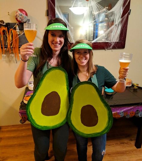 French Toast Halloween Costume, Avocado Toast Costume, Avocado Costume Diy, Diy Avocado Costume, Guacamole Costume, Halloween Pun Costumes, French Toast Costume, Avocado Halloween Costume, Simple Costumes