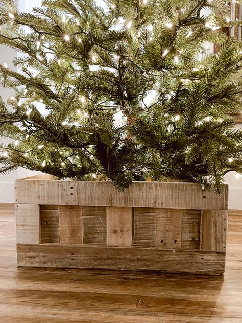 Tree Collar Diy, Tuesday Christmas, Christmas Tree Box Stand, Pallet Tree, Cedar Fence Pickets, Christmas Tree Collar, Christmas Tree Base, Christmas Tree Box, Pallet Christmas Tree