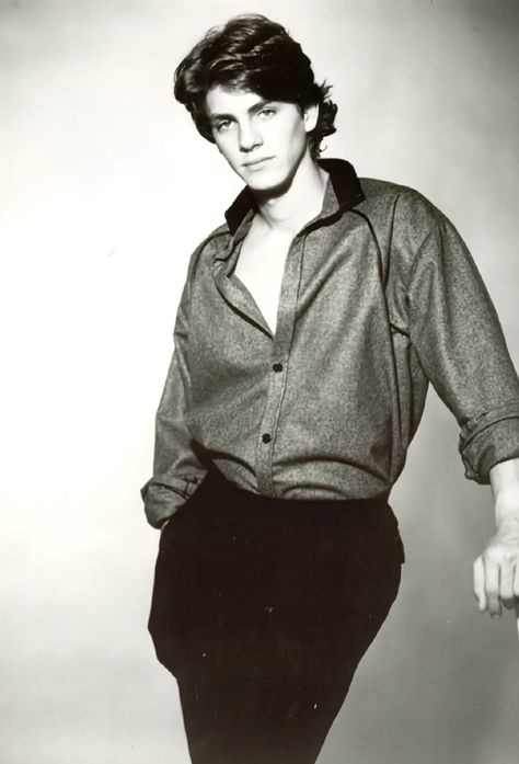 Eric Roberts 70s Singers, Richard Thomas, Robert Young, Eric Roberts, Historical Documents, Aesthetic People, The Perfect Guy, Hottest Guy Ever, Cute Celebrities