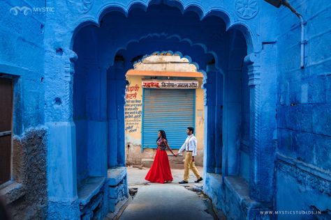 Mesmerizing Places For Pre-Wedding Photoshoot In Jodhpur 2024! - SetMyWed Jodhpur Photography, Beautiful Cityscapes, Wedding Couple Shoot, Prewedding Shoot, Explore World, Poses Couple, Most Romantic Places, Park Pictures, Pre Wedding Shoot