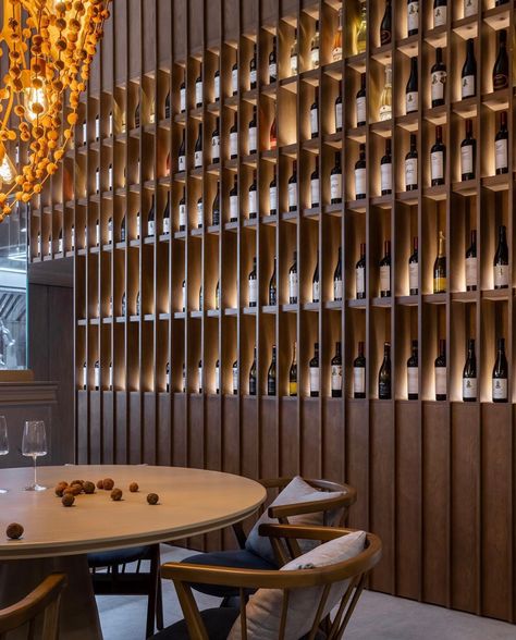 Restaurant Wine Cellar, Wine Wall Restaurant, Wine Shelf Restaurant, Restaurant Wine Storage, Winery Interior Design Tasting Room, Bar Back Wall Design, Wine Display Restaurant, Wine Restaurant Design, Dining Room With Wine Wall