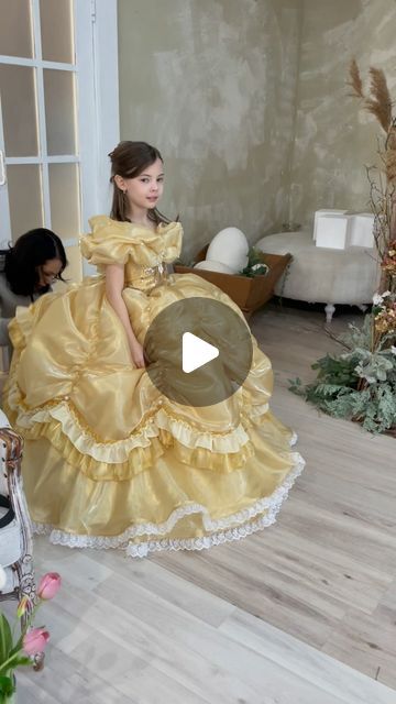 Belle Costume Ideas, Princess Belle Costume, Belle Gown, Costume Ideas Diy, Belle Cosplay, Royal Family Fashion, Belle Costume, Beauty And The Beat, Princess Cosplay