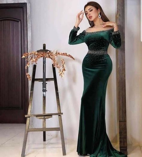 Green Prom Dresses, Crystal Mermaid, Green Evening Gowns, Velvet Evening Dress, Green Prom, Girls Dress Outfits, Soiree Dress, Prom Dresses 2020, African Lace Dresses