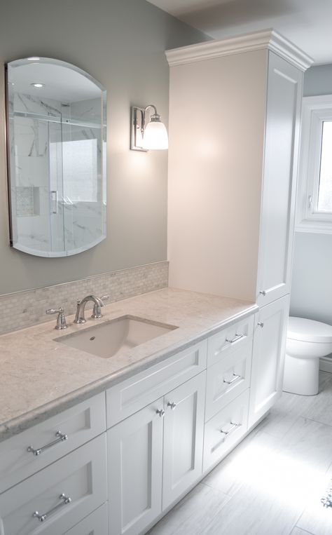 Design by Oakville Kitchen and Bath Centre, featuring Bianco Drift. Ceasarstone Countertops, Color Tile Backsplash, Caesarstone Kitchen, Hampshire House, Dark Wood Furniture, Rustic Modern Kitchen, Custom Bathroom, Quartz Countertop, Chic Spaces