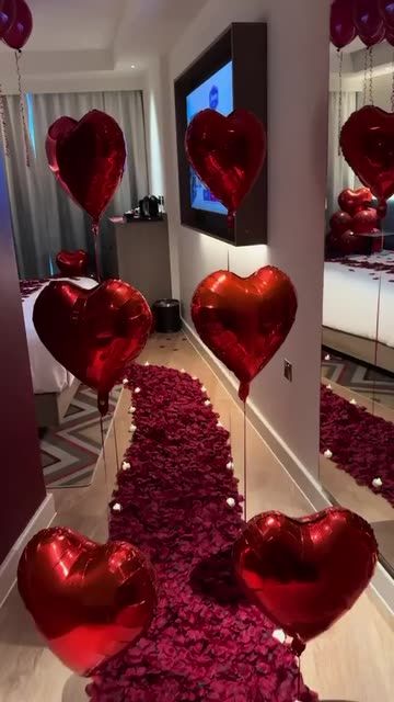 View this Snap from OYINDAMOLA. on Snapchat! Hotel Decorations For Girlfriend, Romantic Hotel Rooms, Girlfriend Proposal, Night Room, 2k Subscribers, Romantic Valentines Day Ideas, Dream Proposal, Romantic Room Decoration