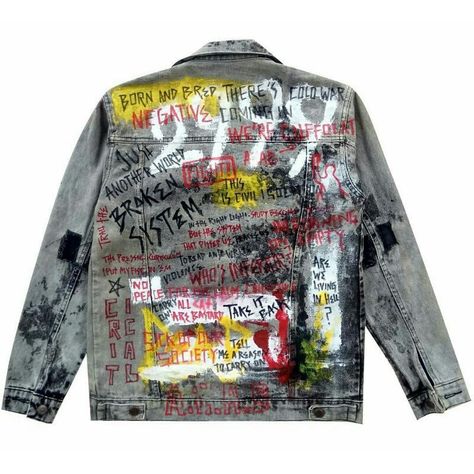 Hand-painted jeans jacket with rock band! Denim jacket manual drawing. Can be made for order with this or other pictures Artwork completion usually takes up to 1-2 weeks. We will go through several rounds of artwork until you are happy with the design Details - unisex fit - 100% denim - see photos for size guide WASH & CARE Each jacket is handmade with care, so please treat it as so! Best to spot clean or dry clean - please ask dry cleaners to clean around painted area. Please contact me about your order and if there are any additional questions, please contact! SOCIAL Please follow us on social media to keep up to date on all our news, inspiration and sneak peeks of what is coming next: Instagram: instagram.com/gearfive Facebook: facebook.com/gearfive Custom Levis, Aesthetic Jacket, Jean Jacket Design, Jean Jacket Diy, Grunge Jacket, Rock Clothing, Diy Denim Jacket, Painted Clothes Diy, Skater Outfits