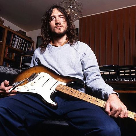 John Frusciante at Home Studio Los Angeles, California - USA  November in 2006  _ Photo by Neil Zlozower/Atlas Icons IF YOU SHARE THE POST PLEASE TAG US! _ #JohnFrusciante  #AnthonyKiedis #Flea #ChadSmith  #band #rhcp #redhotchilipeppers #chilipeppers #photography #photos #photo #photoshoot #guitar #magazine #NeilZlozower #music #rock #jftrickfinger #stadiumarcadium #frusciante #gallery #design #homestudio #la #California #GuitarMagazine #November #2006 #stratocaster Never Come Back, Guitar Magazine, John Frusciante, Anthony Kiedis, Easy Guitar, Guitar Tips, Red Hot Chili Peppers, Music People, Hot Chili