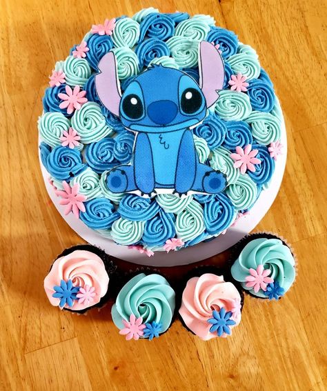 Stitch Pull Apart Cupcakes, Stitch Birthday Cupcakes, Stitch Sheet Cake, Stitch Cupcakes Ideas, Lilo And Stitch Cake Ideas, Stitch Themed Cake, Stitch Birthday Cake Ideas, Stitch Cakes, Stitch Cupcakes