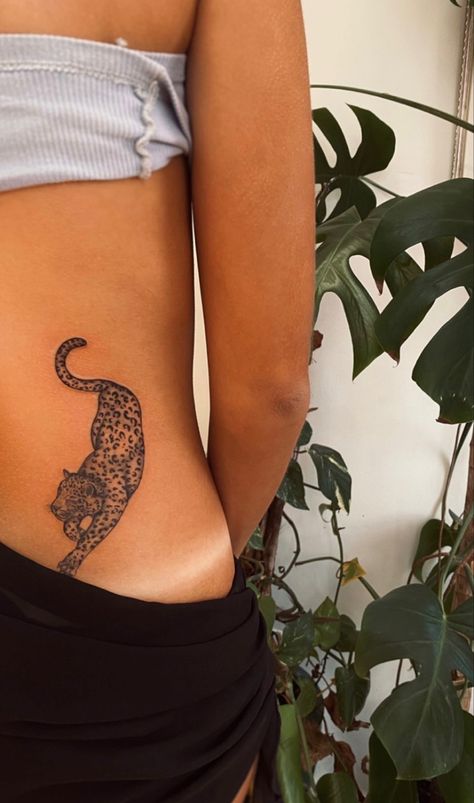 Cheetah Thigh Tattoo, Simple Leopard Tattoo, Big Cat Tattoos, Leopard Back Tattoo, Cheetah Tattoo For Women, Cheetah Print Tattoos, Tattoo Leopard, Pelvic Tattoos, Cheetah Tattoo