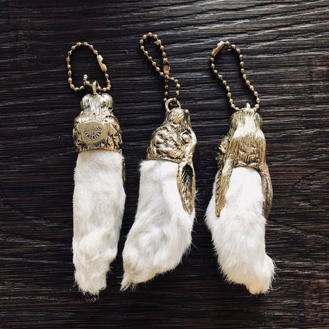 Kiki Tattoo, Rabbit Foot Keychain, Keychain Tattoo, Rabbits Foot, Accessory Inspo, Taxidermy Art, Vulture Culture, Lucky Rabbit, Animal Bones