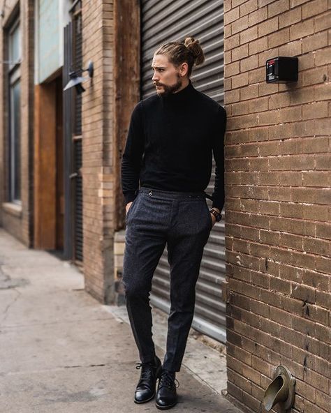 Black Turtle Neck Outfit Men Casual, Grey Turtleneck Outfit Men, Men Turtleneck Outfits, Dark Grey Turtleneck Outfit Men, Turtleneck Outfit Casual, Black Turtleneck Grey Pants Men, Turtleneck Outfit Men, Men’s Black Turtleneck, Men Turtleneck