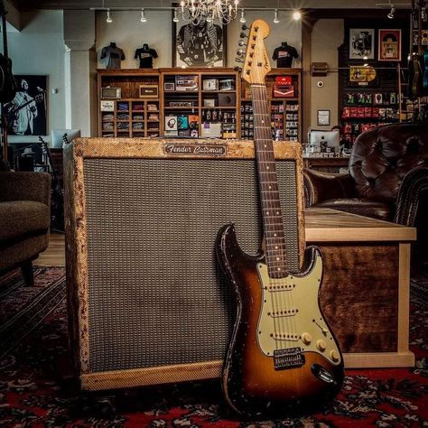 Fender Stratocaster with Fender Bassman Guitar And Amp, Best Guitar Players, Stratocaster Guitar, Learning Guitar, Fender Vintage, Telecaster Guitar, Cool Electric Guitars, Guitars Electric, Guitar Collection