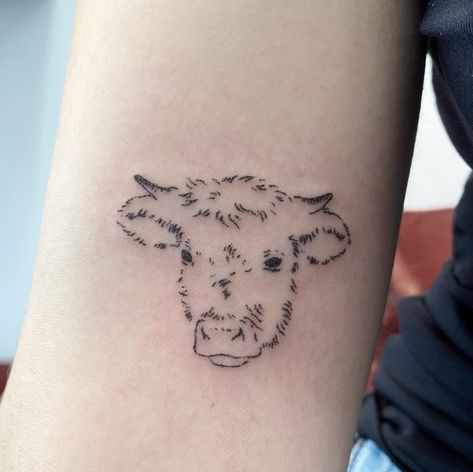 Cow And Bull Tattoo, Cow Tattoo Small Cute, Cool Cow Tattoo, Cow Tattoo Aesthetic, Cows Tattoo Ideas, Minimal Cow Tattoo, Tiny Cow Tattoo Minimalist, Simple Highland Cow Drawing, Realistic Cow Tattoo