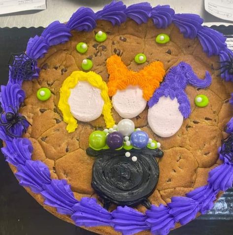 Vasectomy Cookie Cake, Flat Birthday Cake Design, Cookie Cake Decorating Ideas Halloween, Halloween Cookie Cake Decorating, Halloween Cookie Cakes Ideas, Grocery Store Cake Designs, Cookie Cake Halloween, Halloween Cookie Cake Ideas, Halloween Message Cookies