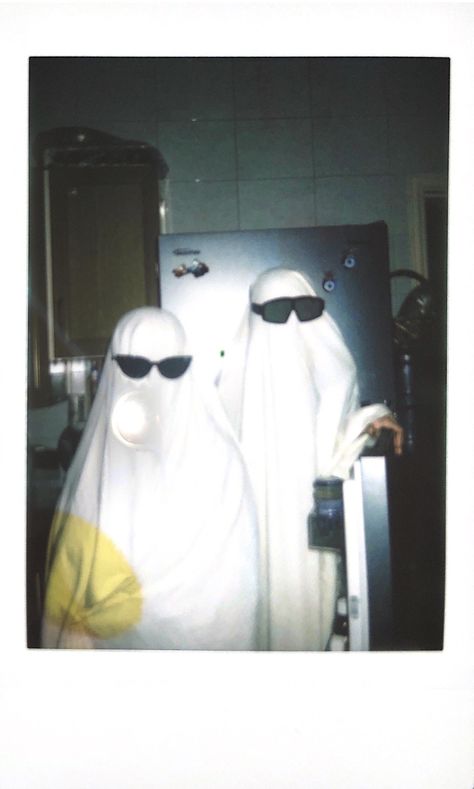 ghost-ies #disposable #ghost #indie #photoshoot #photoshootideas #halloween #polaroid #aesthetic #tiktok #friends #photography Ghost Picture With Friends, Polaroid Aesthetic Pic, Indie Halloween Aesthetic, Aesthetic Halloween Photoshoot, Halloween Polaroid Pictures, Fall Polaroid Pictures, Spooktober Art Challenge, Polaroid Photoshoot Ideas, Two Ghosts Aesthetic