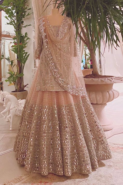 Abhinav Mishra, Kurta Lehenga, Indian Outfits Lehenga, Wedding Lehenga Designs, Lehenga Designs Simple, Gaun Fashion, Pakistani Fancy Dresses, Red Lehenga, Indian Dresses Traditional