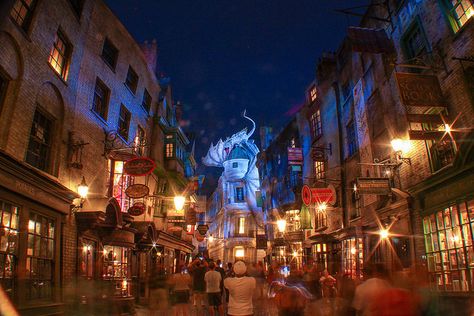 Diagon Alley at night in Universal Orlando Harry Potter Park, Harry Potter Orlando, Loews Portofino Bay Hotel, Cabana Bay Beach Resort, Cabana Bay, Universal Trip, Universal Parks, The Wizarding World Of Harry Potter, Harry Potter Magic