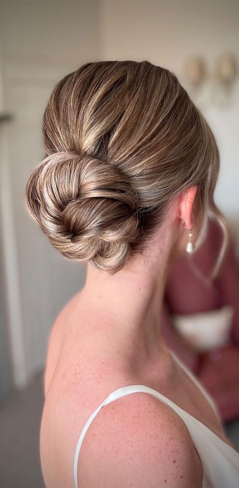 Textured Low Bun, Cute Hairstyles Updos, Cute Bun Hairstyles, Low Ponytail Hairstyles, Messy Hair Updo, Wedding Hair Inspiration, Low Bun, Hair Up Styles, Updo Hairstyles