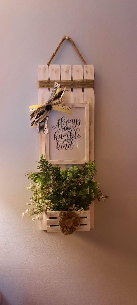 Crate Wall Art, Rustic Home Decor Diy Ideas, Dt Craft Ideas, Dollar Tree Wooden Plaque Ideas, Dollar Tree Easel Crafts, Dollar Tree Rustic Decor Diy Projects, Primitive Crafts Diy Dollar Stores, Dollar Tree Sign Crafts, Wooden Spring Crafts To Sell