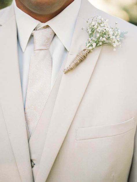 Vintage Southern Wedding, White Tuxedo Wedding, Cream Wedding, White Suit, Wedding Groomsmen, Wedding Speech, Neutral Wedding, Wedding Vintage, Wedding Chicks