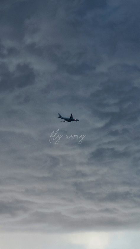 Wallpaper grey sky aesthetic Aerospace Aesthetic Wallpaper, Aesthetic Aeroplane Wallpaper, Sky With Airplane Aesthetic, Aeroplane Captions Instagram, Pilot Wallpaper Airplane Aesthetic, Flight Aesthetic Wallpaper, Plane Quotes Travel, Sky Aeroplane Aesthetic, Pilot Aesthetic Wallpaper