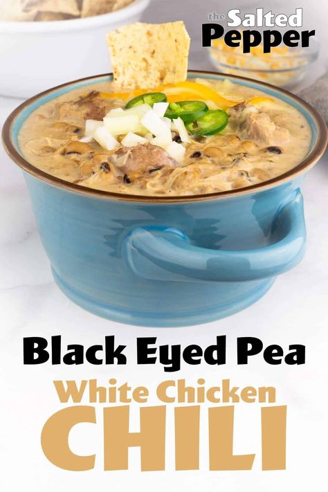 Easy and Delicious White Chicken Chili that you can make with black eyed peas or any beans you like right in your pressure cooker. It's ready in less than hour! White Chicken Chili With Black Beans, Chili Soup Recipe, Chicken Chili Soup, Black Eyed Pea Soup, Black Eyed Beans, Low Oxalate, White Bean Chili, White Chili, White Chili Chicken Recipe