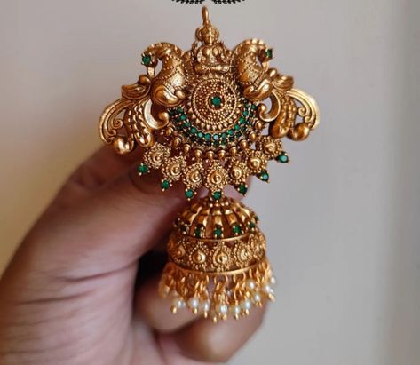 Bridal Jhumkas Gold, Earings Design Gold Indian Jhumka, Antique Earrings Jhumka, Jumka Gold Designs, Jumkas Antiques, Jhumki Designs Gold, Jumkas Gold, Antique Temple Jewellery, Gold Jhumka Designs