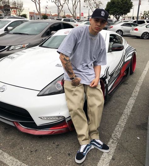 Kruk One on Instagram: “THROW BACK FOE DAT AZZ 🥵” Cholo Aesthetic, Hispanic Outfits, Looks Hip Hop, Estilo Cholo, Chicana Style, Swag Outfits Men, American Casual, Street Style Outfits Men