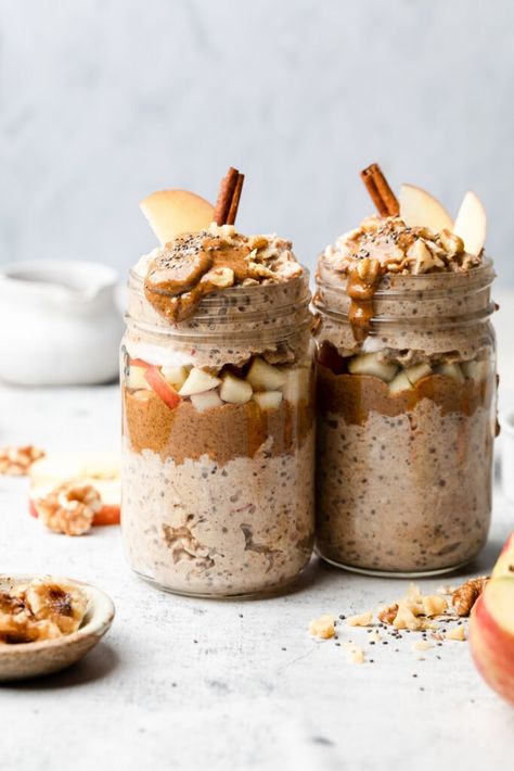 Overnight Oats Apple Pie, Dairy Free Greek Yogurt, All The Healthy Things, Apple Pie Overnight Oats, Apple Overnight Oats, Strawberry Overnight Oats, Apple Recipes Healthy, Perfect Apple Pie, Almond Milk Yogurt