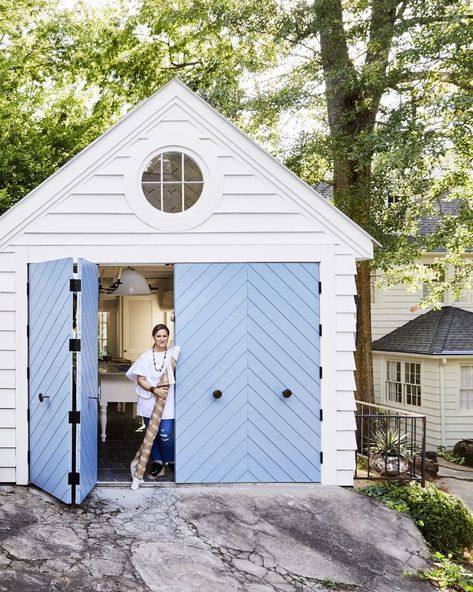 image Heather Chadduck, Pineapple House, Bike Garage, Chic Shack, Soda Shop, Southern Living Homes, Hand Painted Wallpaper, Classic Gray, Old Farm Houses