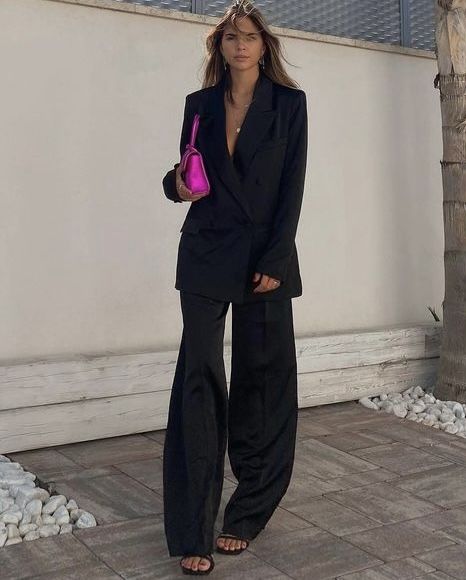 Black Trousers Outfit, Classy Trousers, Corporate Baddie, Trouser Outfit, Black Trousers, Black Suits, Black Blazer, Black Blazers, Parisian Style