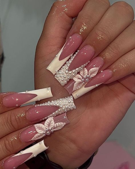 pearl and flower nails, acrylic nails, timeless design, elegant nails, luxury nails, feminine nails, flair nails, nail art, Pinterest nails, nails of the day Prom Nails With Flowers, Flower Acrylic Nails, Black Acrylic Nail Designs, Black Acrylic Nails, Flower Acrylic, Aesthetic Nails, Cute Acrylic Nail Designs, Basic Nails, Glow Nails