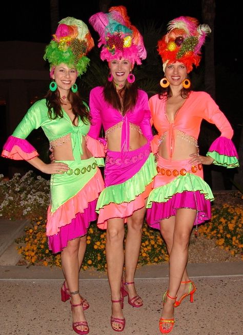 Carnivale Costume Brazil Diy, Rio Carnival Theme Party Outfit, Carnaval Outfit Brazil, Brazil Carnival Costume, Carnivale Costume, Carmen Miranda Costume, Brazilian Clothes, Carnaval Outfit, Theme Carnaval