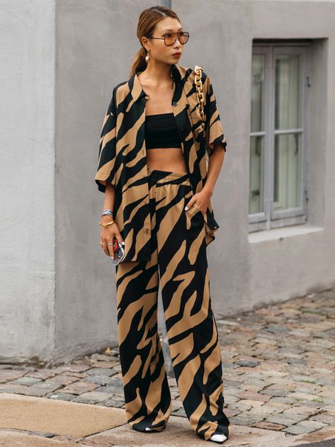 Lifestyle Editorial, Vacation Essentials, 2piece Outfits, Mode Kimono, Mode Abaya, Printed Silk Shirt, Stylish Summer Outfits, Beachwear Fashion, Re A