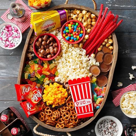 Movie Night Charcuterie Board Ideas, Pizza Board Ideas, Movie Charcuterie Board, Bring A Board Night Ideas, Movie Night Charcuterie Board, Board Night Ideas, Bring A Board Night, Best Charcuterie Board Ideas, Bring A Board