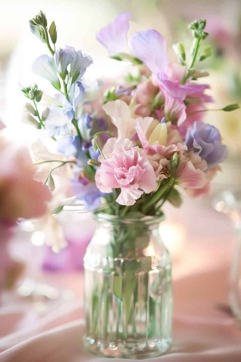 Pastel Wildflower Centerpieces, Wildflower Centerpieces Round Table, Clear Vase With Flowers, Centerpieces For Rehearsal Dinner, Wedding Centre Piece Ideas, Small Floral Centerpieces, Wild Flower Centerpieces, Wildflowers Party, Pastel Centerpieces