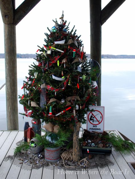 Stairway Garland, Fishing Lures Display, Fishing Christmas Tree, Fishing Christmas, Christmas Entertaining, Christmas Float Ideas, Fish Crafts, Winter Wonderland Christmas, Faux Tree