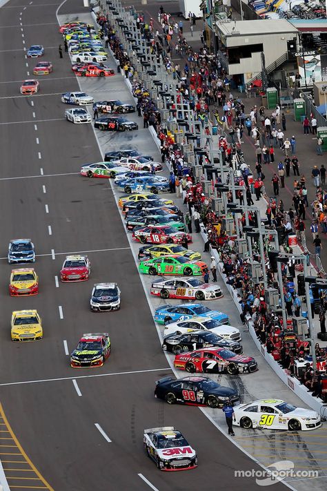 Cars leave pit road at Phoenix. 2012 was when 6 of us went to see a race in Phoenix,from TBAY it was awsome.. Nascar Wallpaper, Nascar Race Tracks, Race Car Driver, Nascar Cars, Nascar Race Cars, Nascar Race, Stock Car Racing, Nascar Drivers, Nascar Cup Series