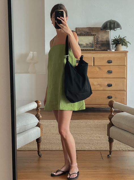 Green Linen Top Outfit, Summer 24 Outfits, Outfit Ideas For Short Women, Green Casual Outfit, Linen Top Outfit, Blundstone Style, Boston Outfits, Linen Outfits, City Outfits