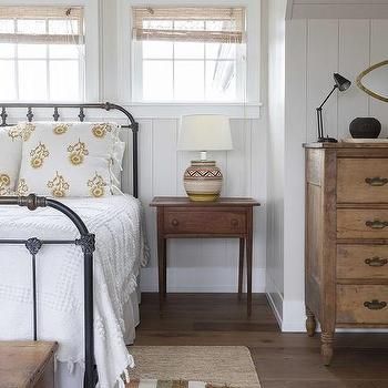 Tan Arch Headboard with Wood Top Farmhouse Nightstand - Country - Bedroom Decor Ikea, Cottage Bedroom, Design Del Prodotto, Country Style Homes, Country House Decor, Bedroom Styles, Johannesburg, Minimalist Bedroom, Home Fashion