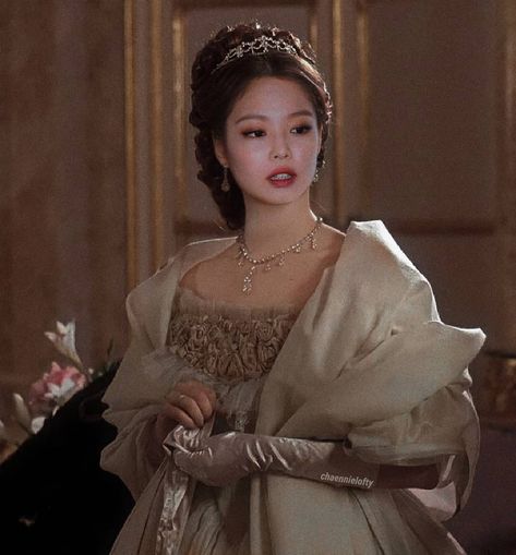 Jennie Photoshop Edit, Jennie Princess Edit, Beauty And The Beast Prom, Jennie Queen, Outfits Purple, Edit Photoshop, Purple Prom, Royalty Aesthetic, Outfits Classy