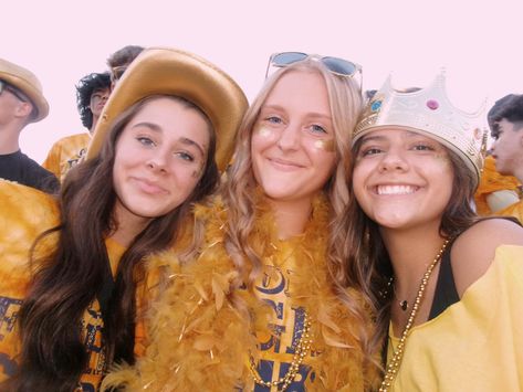 Gold Rush Theme Football Game, Gold Out Football Game Outfit, Gold Football Theme, Gold Out Football Game, Camp Ondessonk, Fnl Posters, Fnl Themes, Marathon Outfit, Football Season Outfits