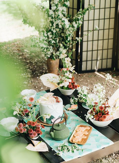 Japanese Theme Party, Sushi Cookies, Cookies Japanese, Japanese Theme Parties, Floral Party Theme, Chinese Deco, Japanese Party, Bridal Party Groomsmen, Japanese Theme