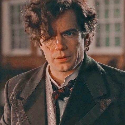 Book Aesthetic Pics, Clark Kent Henry Cavill, Sherlock Enola Holmes, Sherlock Holmes Wallpaper, Sherlock Drawing, Elona Holmes, Sherlock Holmes Costume, Guess The Character, Jd Heathers