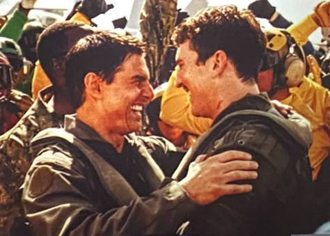 Rooster And Maverick, Cruise Quotes, Miles Teller, Movies And Series, Tom Cruise, Film Serie, Old Man, Film Movie, Movies Showing