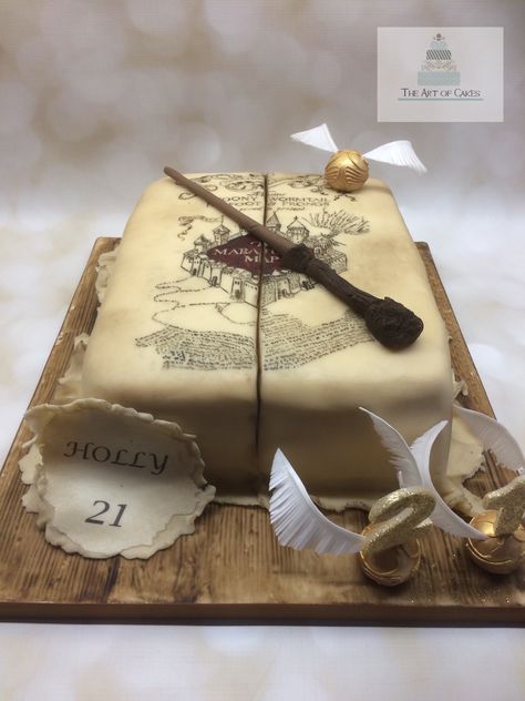 Marauders Map Cake, Harry Potter Birthday Cake Gryffindor, Hp Cakes, Pastel Harry Potter, Hp Cake, Harry Potter Theme Birthday Party, Tort Harry Potter, Toddler Cake, Harry Potter Desserts