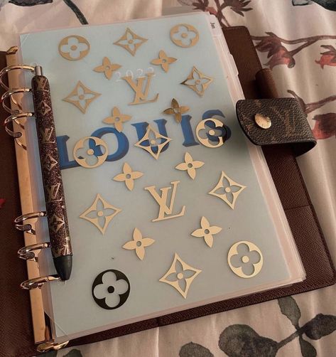 Louis Vuitton Notebook, Louis Vuitton Planner, Lv Agenda, Apartment Decorating For Couples, Fendi Purse, Louis Vuitton Neverfull Damier Ebene, Top Designer Bags, Fendi Purses, Happy March