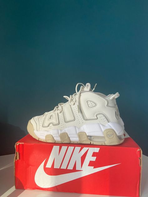 Up Tempo Nike, Nike Uptempo, Pretty Sneakers, Nike Air More Uptempo, Nike Air More, Trendy Shoes Sneakers, Kicks Shoes, Pretty Shoes Sneakers, Kawaii Shoes